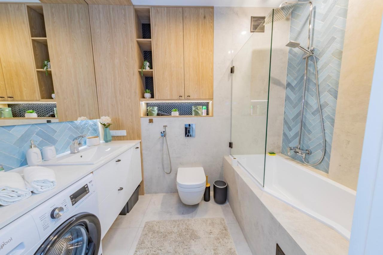 Spacious By Rentujemy Apartment