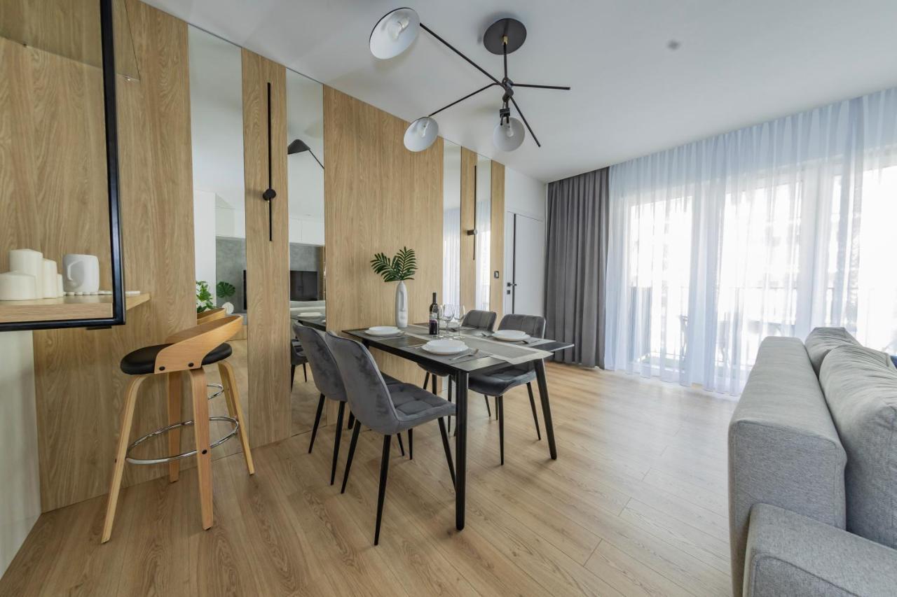 Spacious By Rentujemy Apartment *